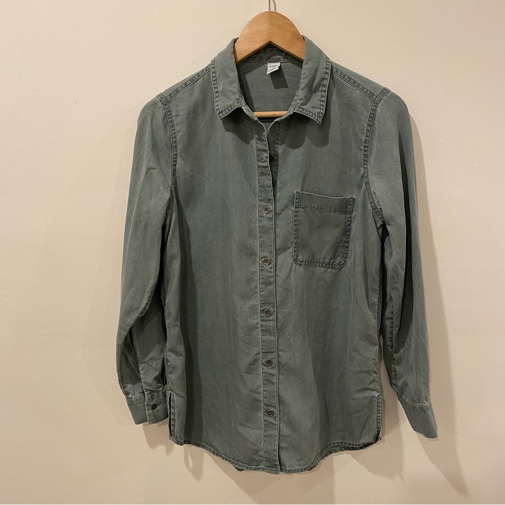 Soft green button down collared shirt size small long sleeve tencel